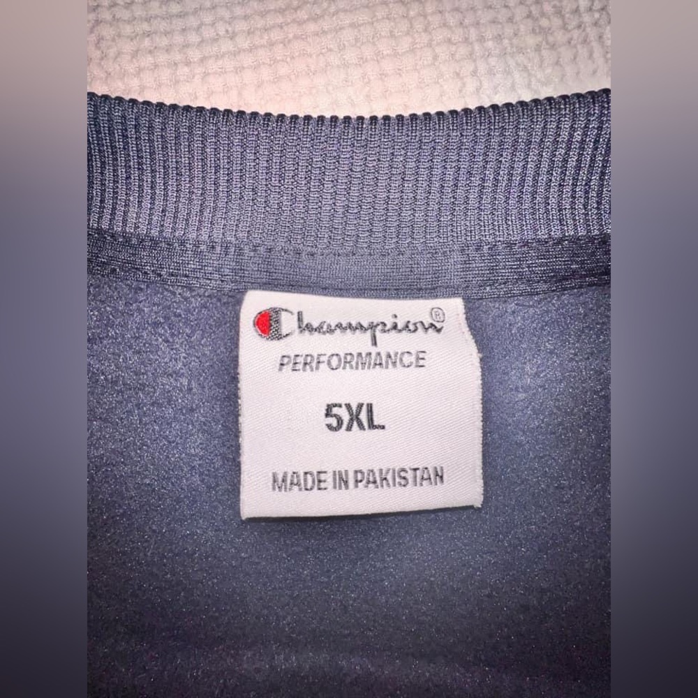 men’s champion sweater - Picture 2 of 2